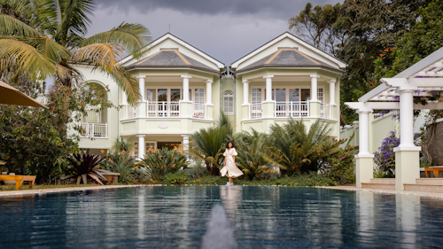 Between the rolling Ngong Hills and the vast Nairobi National Park lies Hemingways Nairobi, a boutique all-suite hotel offering a serene escape from the bustle of the city. Set in the leafy suburb of Karen, just minutes from cultural landmarks like the Karen Blixen Museum and the Giraffe Centre, it is perfectly placed for both relaxation and exploration. 

The spacious suites feature vaulted ceilings, elegant living spaces, and private terraces with sweeping views. Every detail is considered, from personalised butler service to luxury bathroom amenities, promising the highest level of comfort. During your stay, enjoy the hotel’s brasserie and bar, an indulgent spa, outdoor pool, and fitness centre, creating a retreat that feels both luxurious and personal. 

Days here can be as leisurely or adventurous as you wish. Spot wildlife on the edge of Nairobi National Park, tee off at nearby Karen Golf Club, or visit the Daphne Sheldrick Animal Orphanage to see rescued elephants up close. Evenings invite you to return for fine dining and a cocktail at sunset, framed by the hills. 

INSIDER’S TIP: Ask your butler to arrange a morning excursion into Nairobi National Park, you might spot lions hunting with the city skyline in the distance.